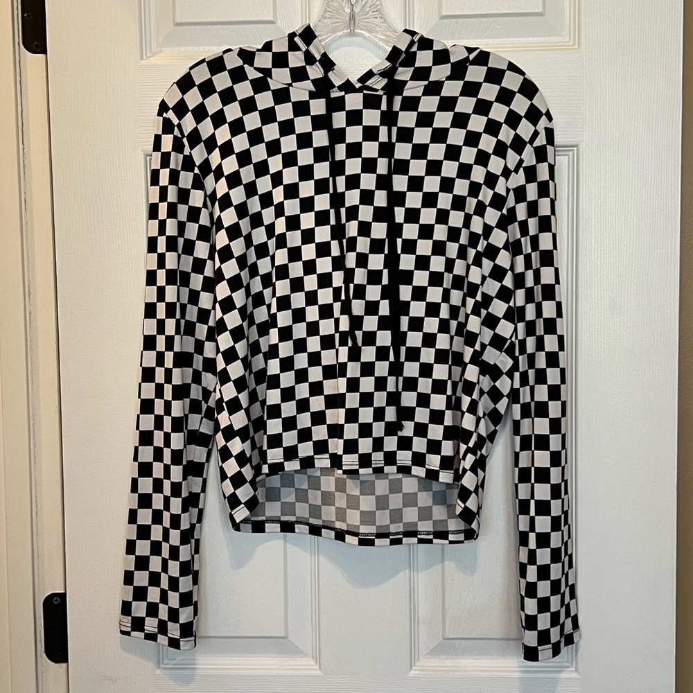 Women's Free Kisses Checkerboard Long Sleeve Hooded Crop Top Size Large